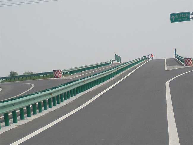 晋中高速公路护栏的材质与规格