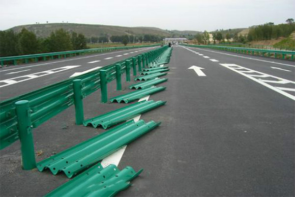 晋中波形护栏的维护与管理确保道路安全的关键步骤